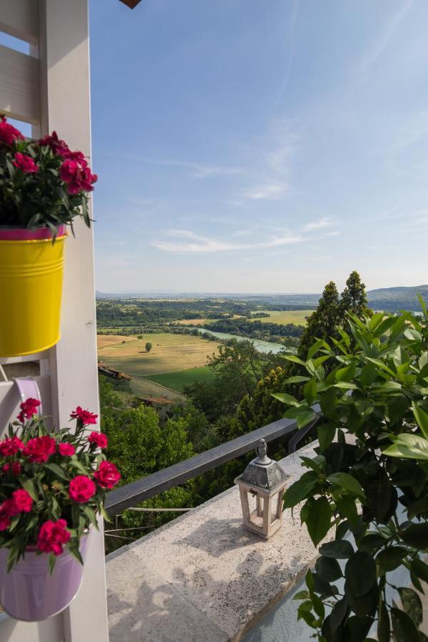 La Valle Del Tevere Bed & Breakfast Torrita Tiberina Exterior photo